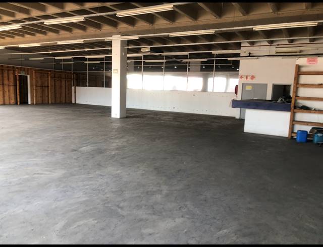 1,680M² BUILDING FOR SALE IN WINDERMERE